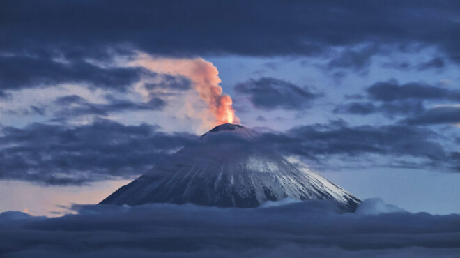 ρωσία-ιστορική-έκρηξη-ηφαιστείου-563751808