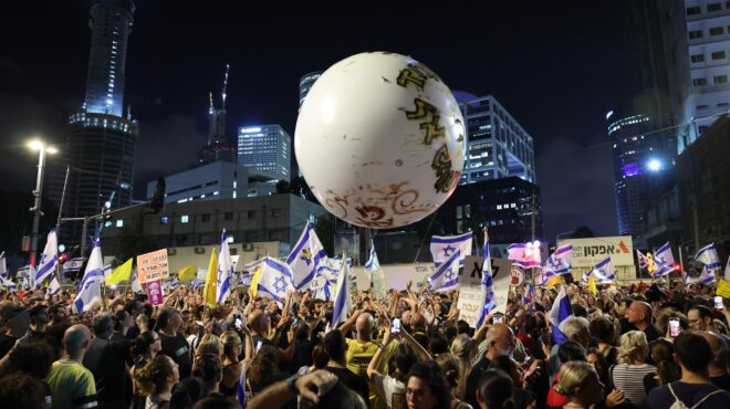 εχθρούς-βλέπει-παντού-ο-μπέντζαμιν-νε-563769427