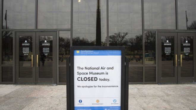 ηπα-ο-λευκός-οίκος-απαιτεί-από-τα-μουσε-563762161