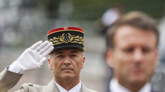 στη-γραμμή-ντράγκι-η-μελόνι-563784760