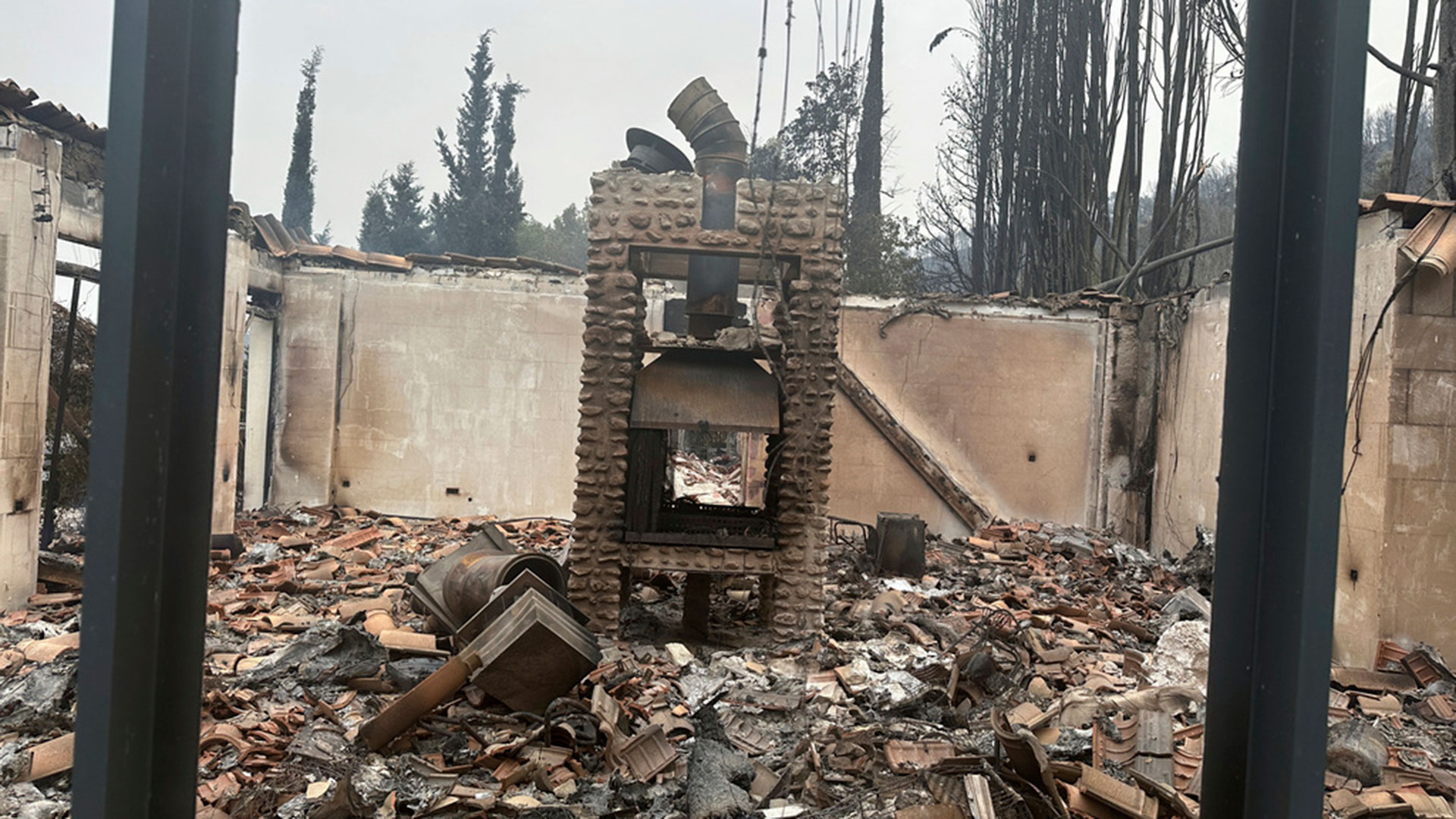 Κάηκε ένα… Παρίσι στη νότια Γαλλία – Ενας νεκρός, τρεις αγνοούμενοι-3