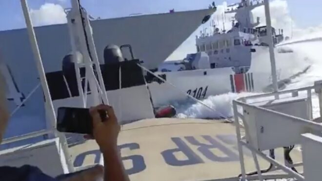 σφοδρή-σύγκρουση-δύο-κινεζικών-πλοίω-563759014