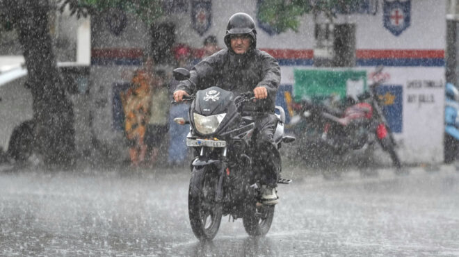 ινδία-τουλάχιστον-34-νεκροί-και-200-αγνοού-563764417