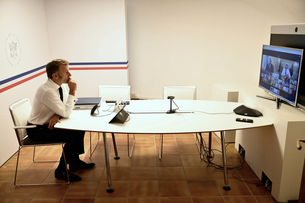 Η Ευρώπη αναζητά φόρμουλα ασφαλείας για την Ουκρανία περιμένοντας τον Πούτιν-1