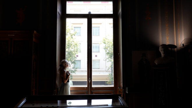 ακόμα-και-η-σκόνη-απ-τα-παπούτσια-το-563775451