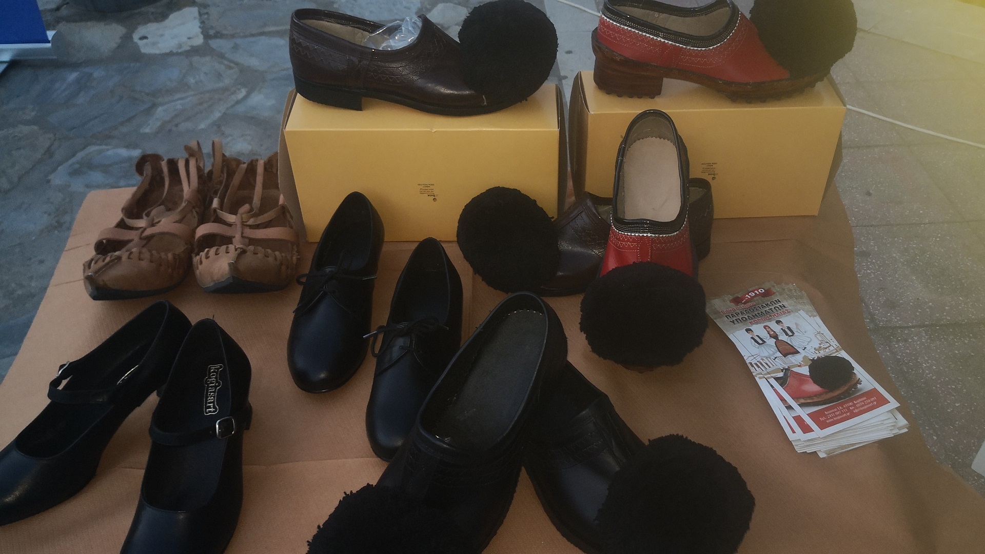 Ελληνικά γουρουνοτσάρουχα ταξιδεύουν σε διάφορες χώρες του πλανήτη-1