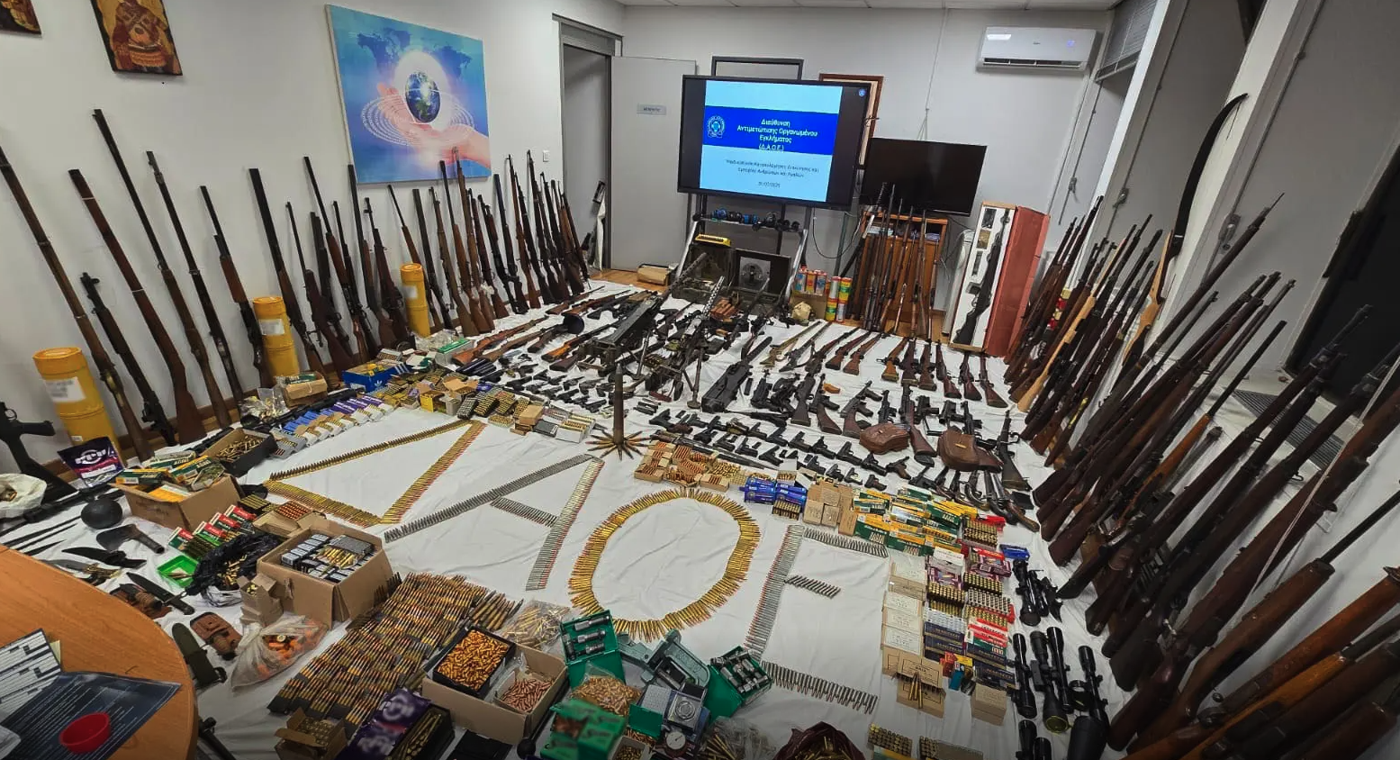 Η ανακοίνωση της ΕΛ.ΑΣ. για το εργαστήριο κατασκευής φυσιγγίων στο Κιάτο-1