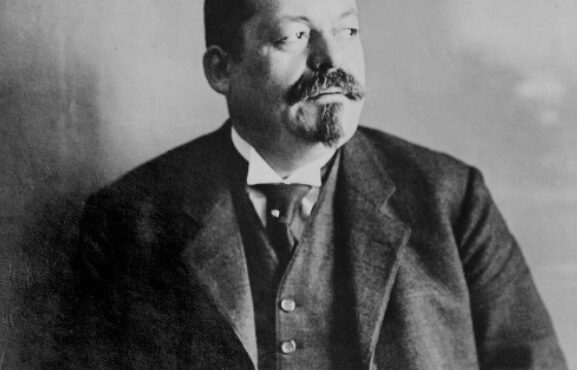 σαν-σήμερα-11-αυγούστου-1919-υπογράφεται-563756545