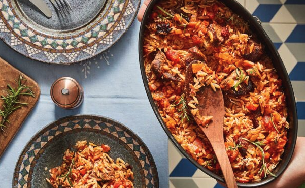 γιουβέτσι-με-σπαλομίτα-και-μπόλικα-μπ-563767360