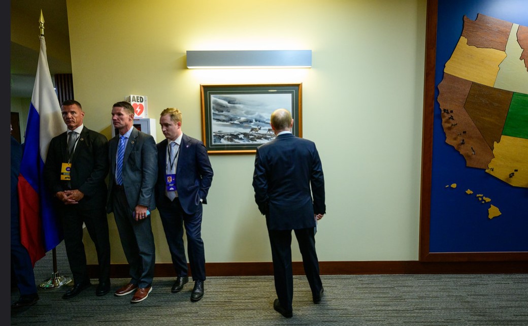 Τραμπ – Πούτιν: Ο φακός του Λευκού Οίκου στα «παρασκήνια» της Αλάσκας-11