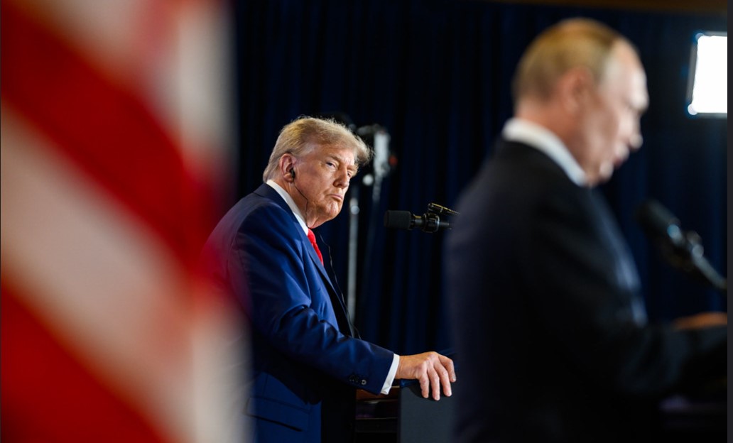 Τραμπ – Πούτιν: Ο φακός του Λευκού Οίκου στα «παρασκήνια» της Αλάσκας-3