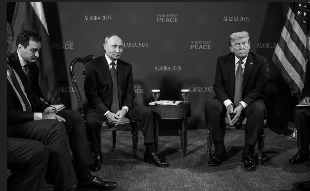 Τραμπ – Πούτιν: Ο φακός του Λευκού Οίκου στα «παρασκήνια» της Αλάσκας-12
