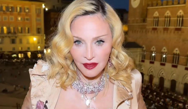 η-μαντόνα-έκλεισε-τα-67-και-γιόρτασε-στη-563771779