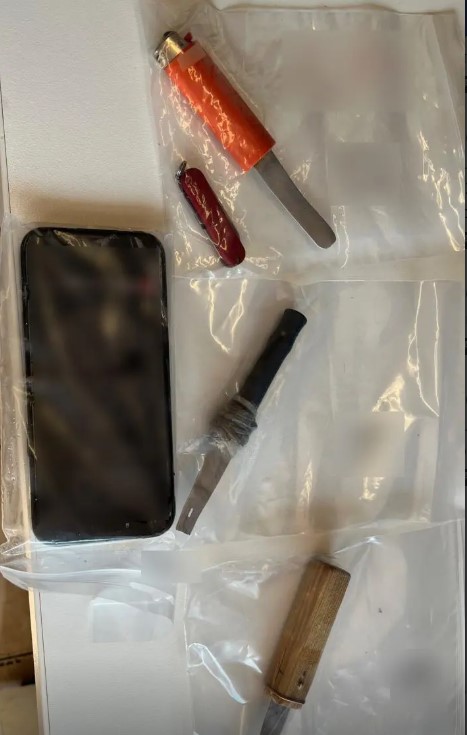 Εφοδος της ΕΛ.ΑΣ. στις φυλακές Κορυδαλλού: Κατασχέθηκαν μαχαίρια, κάνναβη και κινητό-1