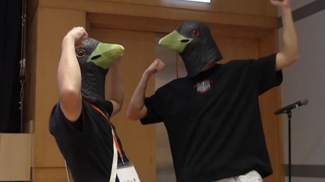 ντύθηκαν-πουλιά-και-συμμετείχαν-σε-δι-563778931