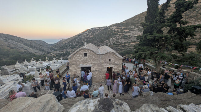 ο-μικρός-ναός-του-δανακού-στη-νάξο-ενώ-563748325