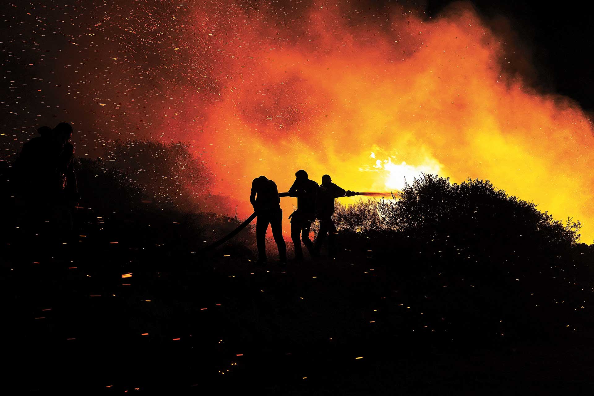 Πύρινη θύελλα στην Κερατέα-1