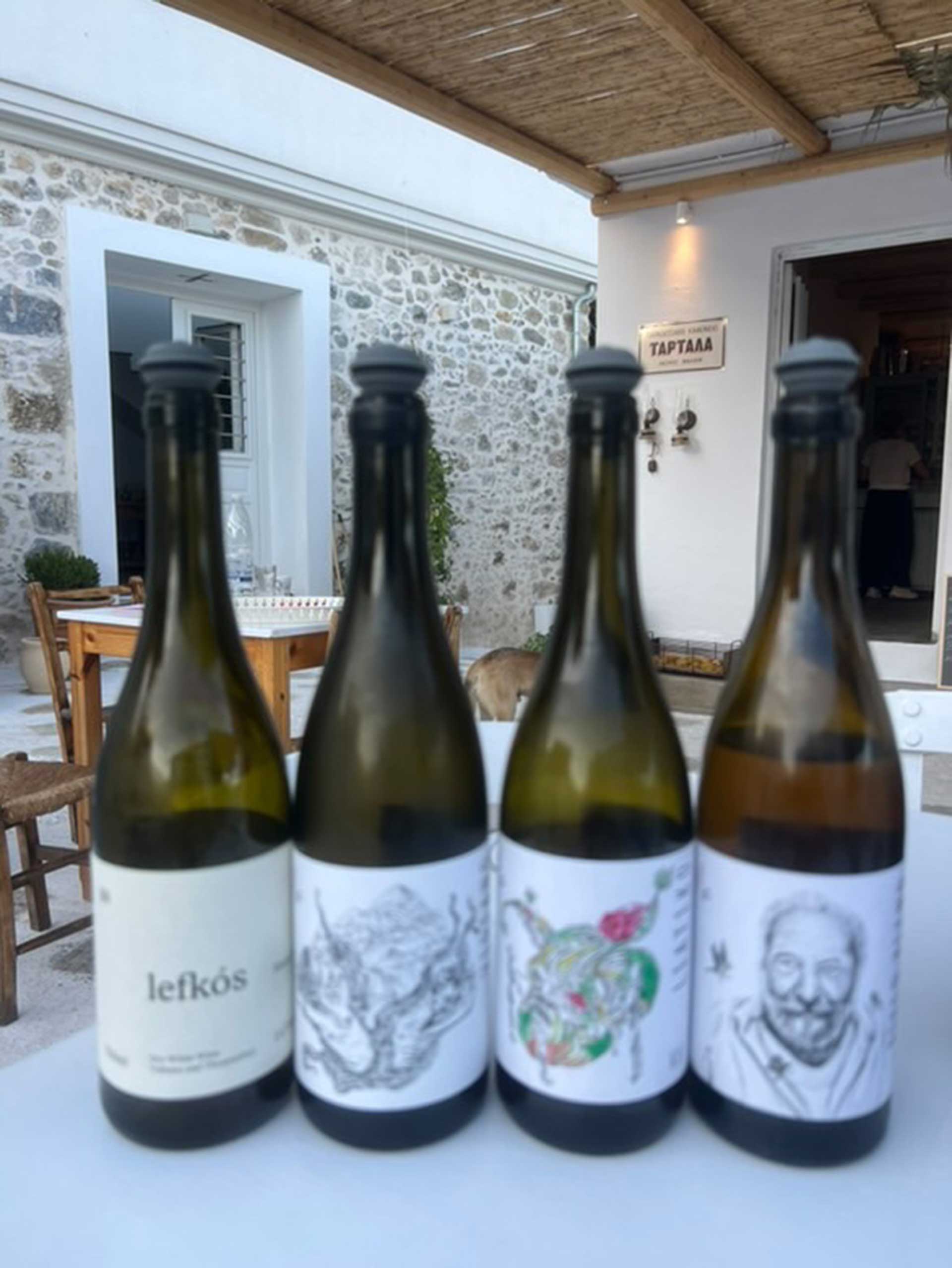 Τάρταλα: ένα καφενείο με σεφ και εμφιαλωμένα ποτά-2