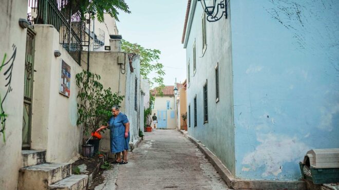 6-τραγούδια-για-όσους-περνούν-τον-αύγου-563764441