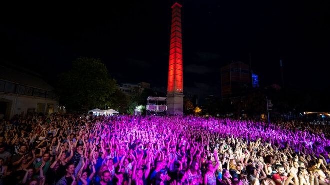 σεπτέμβρης-στην-αθήνα-γεμάτος-μουσικ-563785696