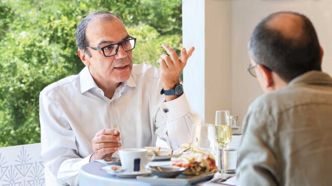 νίκος-μπακουνάκης-η-φιλαναγνωσία-αρχ-563758069