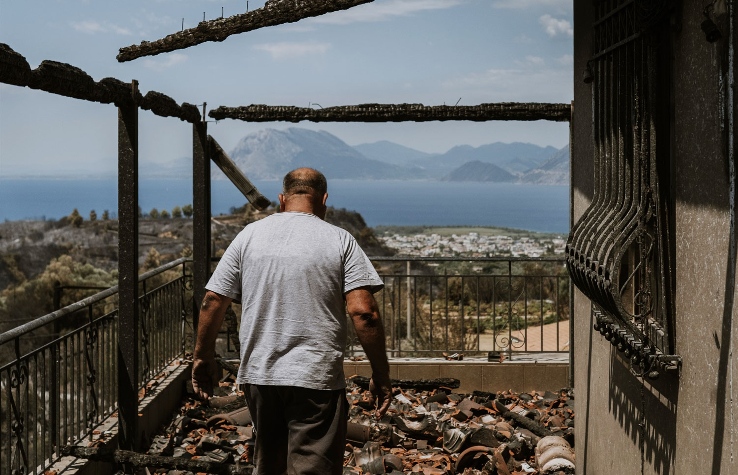 αυτοψία-στην-πάτρα-ηταν-σαν-να-έπεσε-βό-563766907