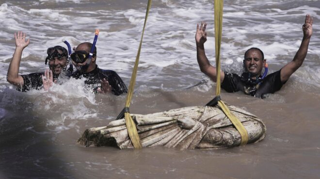 αλεξάνδρεια-στην-επιφάνεια-αγάλματα-563774389