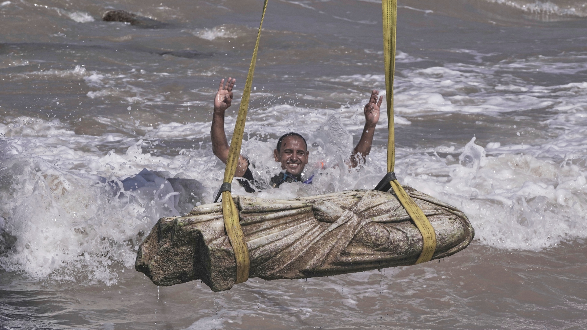 Αλεξάνδρεια: Στην επιφάνεια αγάλματα από βυθισμένη πόλη 2.000 ετών [εικόνες]-1