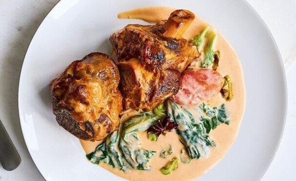 αρνί-στο-φούρνο-με-σάλτσα-γιαουρτιού-563788663