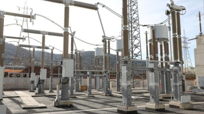 αδμηε-στην-τελική-ευθεία-για-εμπορική-563778922