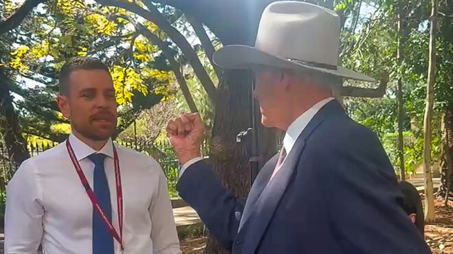 αυστραλία-βουλευτής-απείλησε-να-γρον-563783971