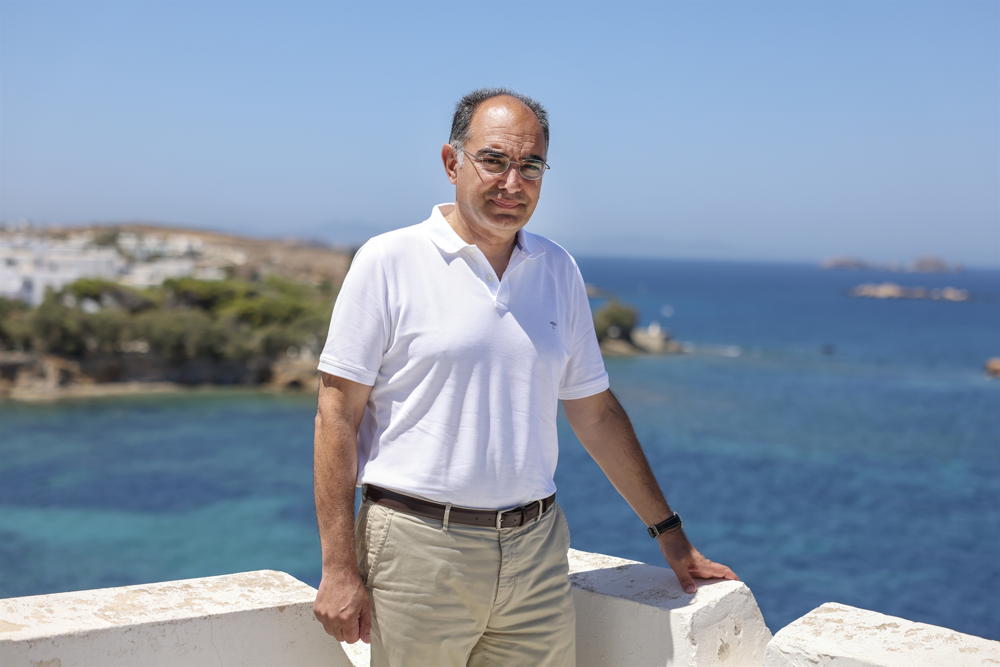 Ο πυρετός μιας εφημερίας στην Πάρο-10