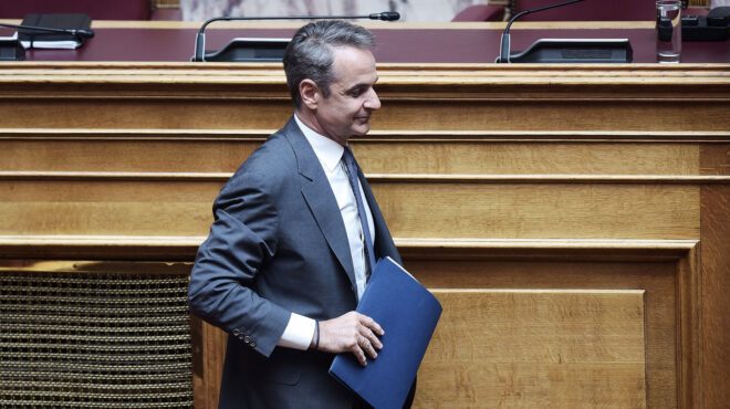 κυβέρνηση-τα-στοιχήματα-του-αυγούστο-563747839