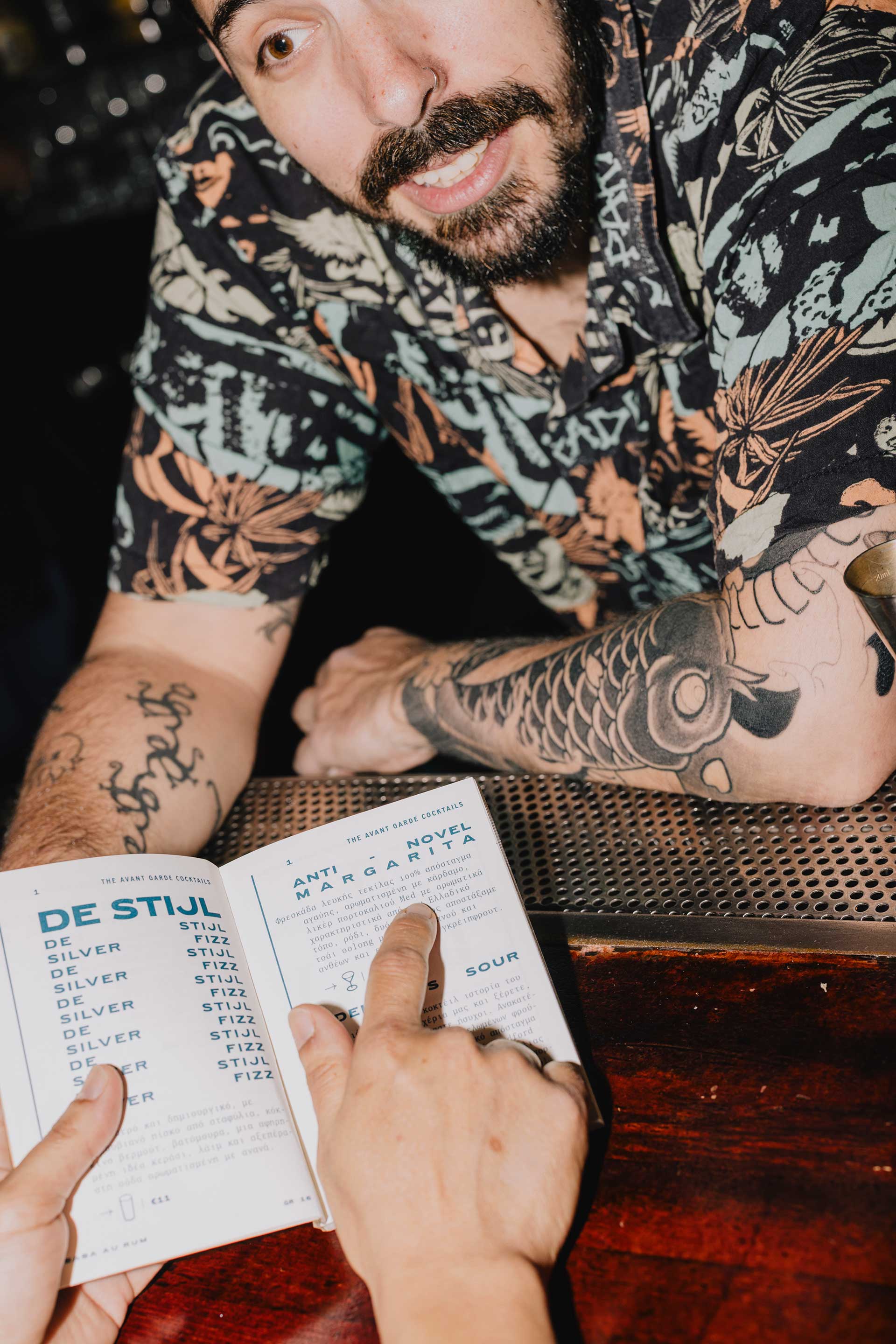 Η Margarita βγαίνει βόλτα στην Αθήνα-5