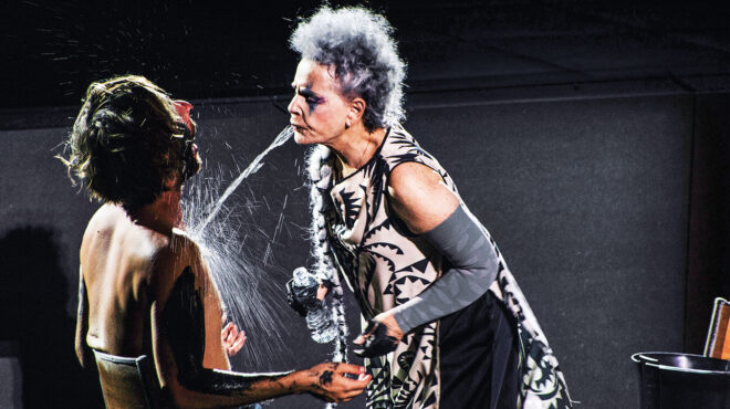 κατάδυση-στον-λαβύρινθο-μιας-γενοκτο-563750476