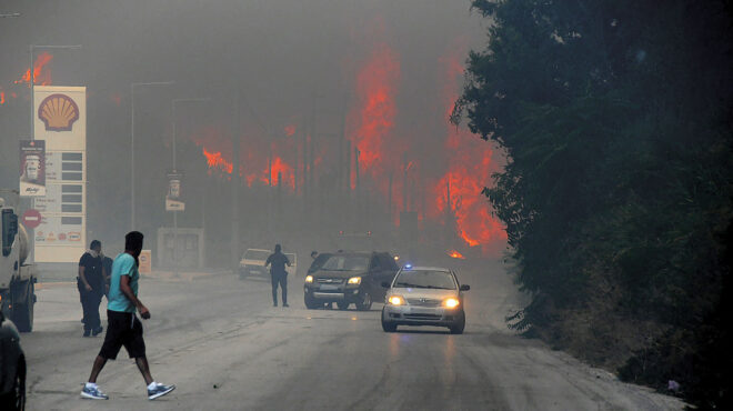 στις-φλόγες-αχαΐα-ζάκυνθος-πρέβεζα-κα-563761747