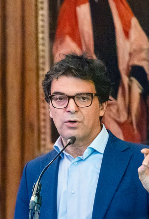 Γεώργιος Βαρουξάκης στην «Κ»: Οι Ουκρανοί διαψεύδουν τον Χάντινγκτον-1