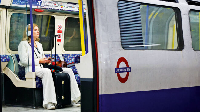 εκστρατεία-για-χρήση-ακουστικών-στα-μ-563784001