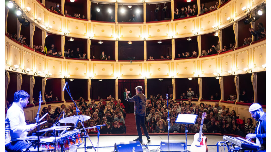 περιοδείες-καλλιτέχνες-μοιράζονται-563757565