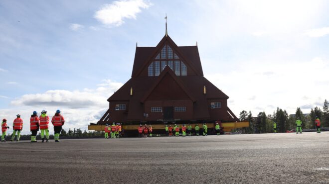 σουηδία-μετέφεραν-εκκλησία-672-τόνων-πο-563772685