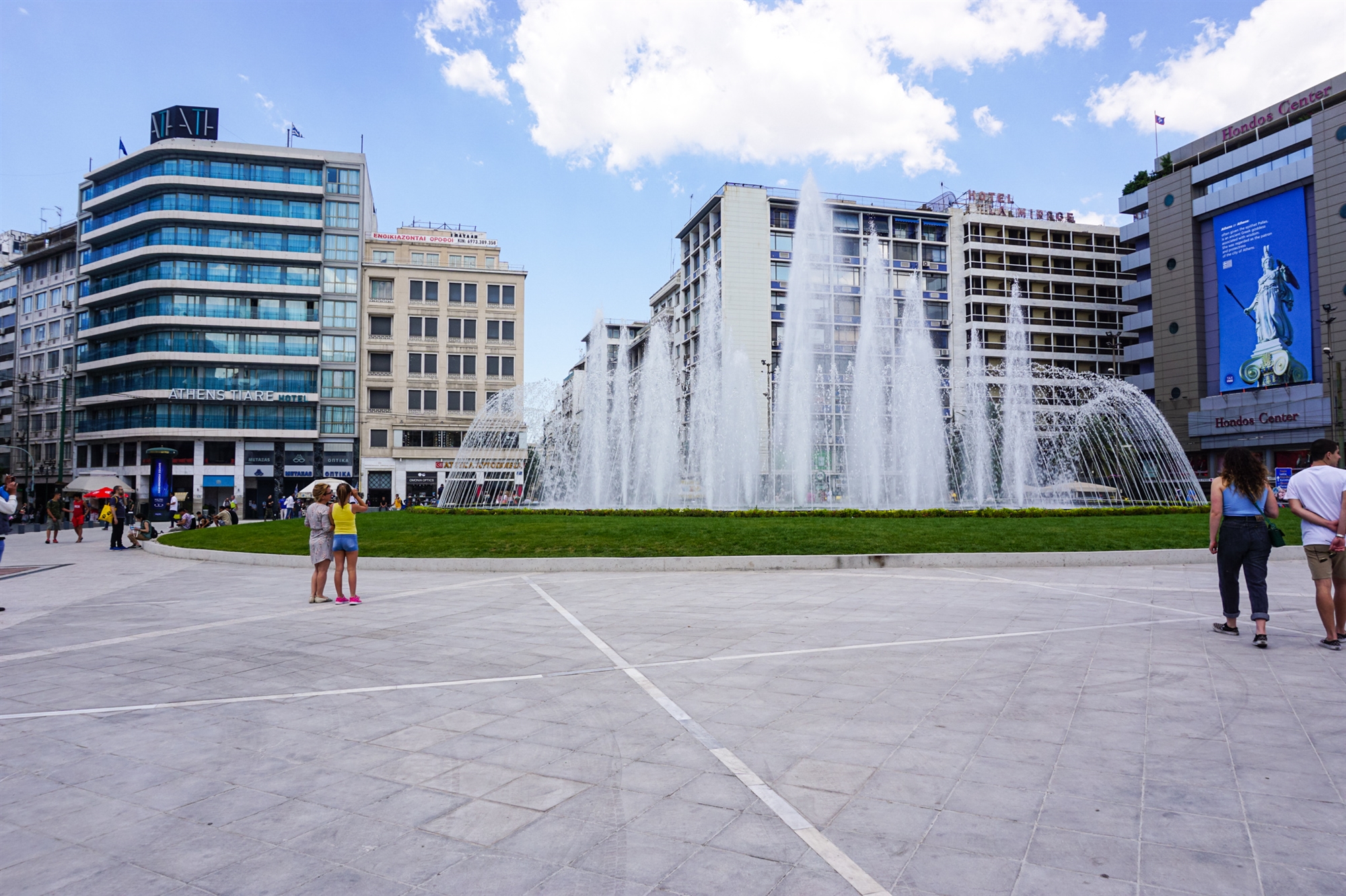 Τα πολλά πρόσωπα της πλατείας Ομονοίας-1