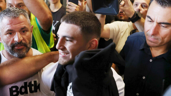 οι-μεταγραφές-έκλεψαν-την-παράσταση-σ-563780899