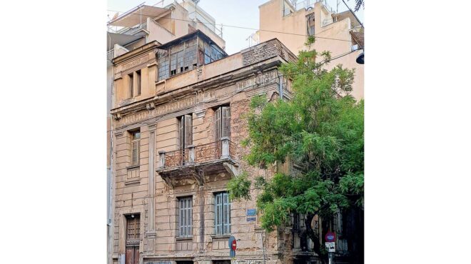 μιχαήλ-βόδα-και-περγάμου-γωνία-563789332