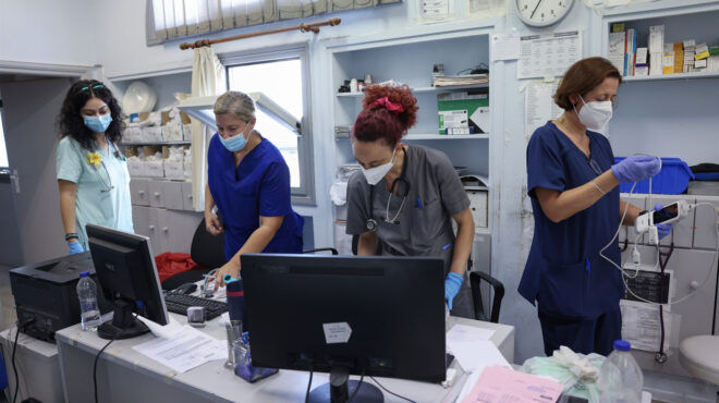 ο-πυρετός-μιας-εφημερίας-στην-πάρο-563748124