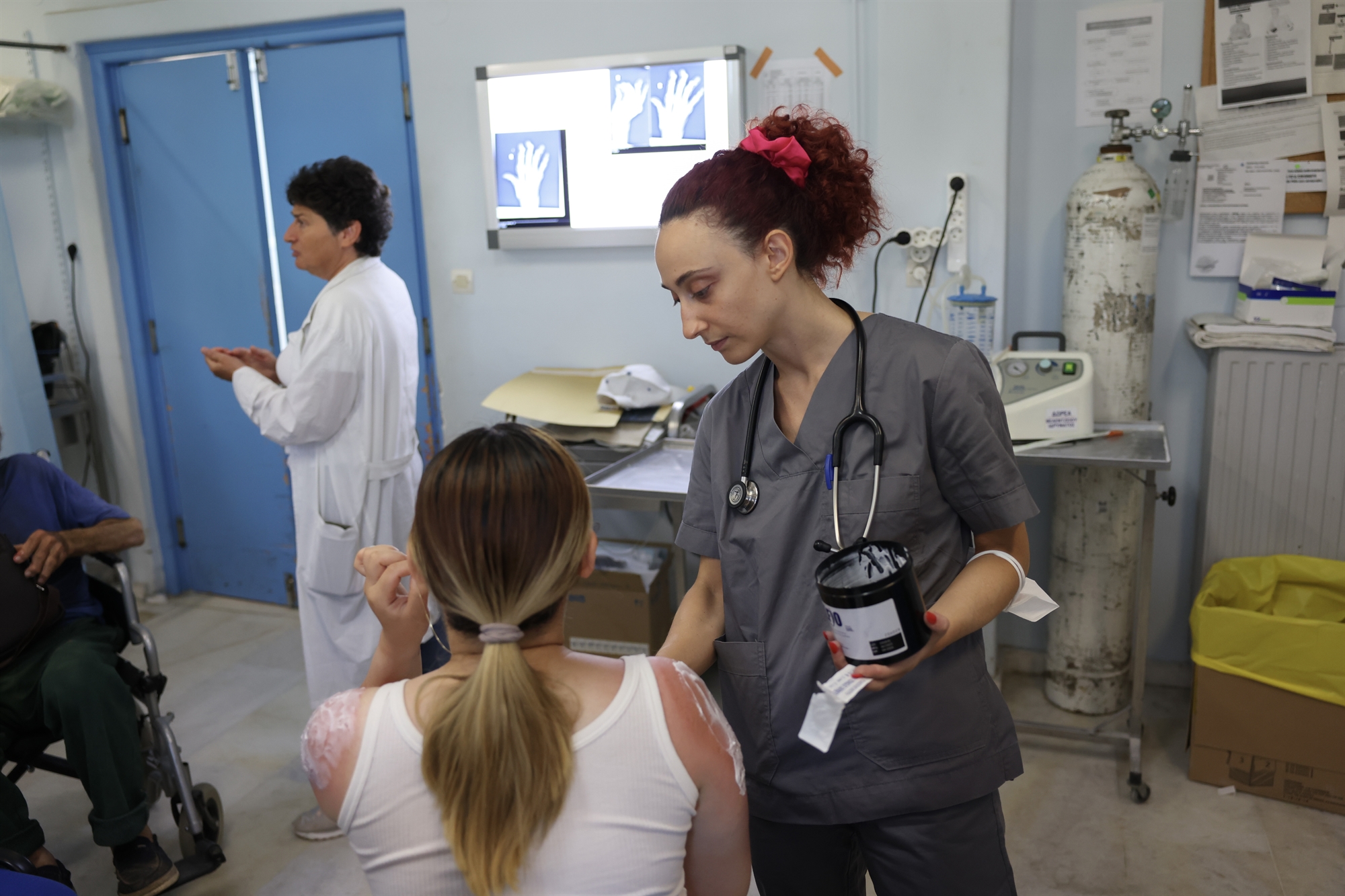 Ο πυρετός μιας εφημερίας στην Πάρο-5