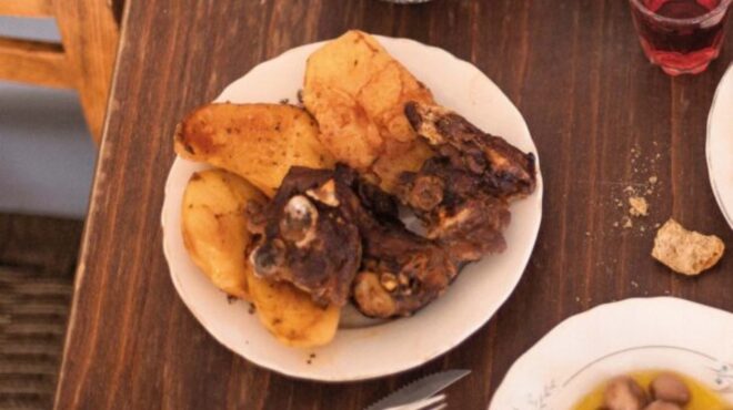 στην-αμπαδιά-έναν-πολύ-παλιό-καφενέ-στ-563745772