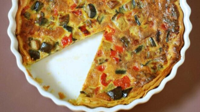 τάρτα-μελιτζάνας-με-πιπεριές-και-μοτσ-563772229