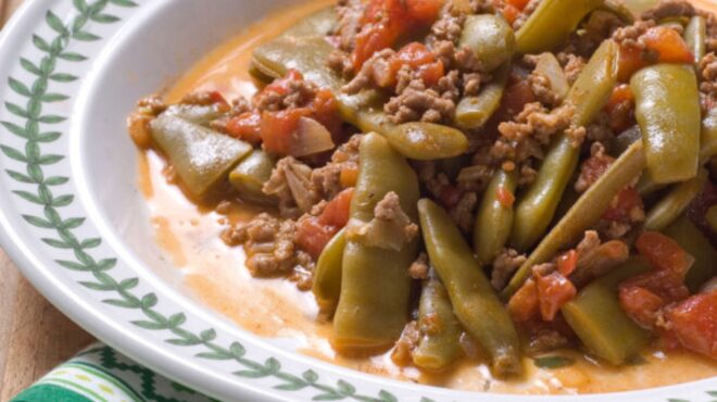 φρέσκα-φασολάκια-με-κιμά-563775598