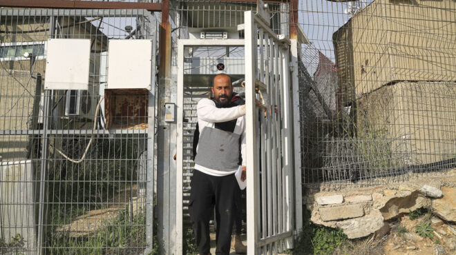 χαμντάν-μπαλάλ-στην-κ-βλέπεις-μας-πν-563757751