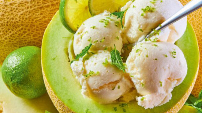 γρανίτα-γιαούρτι-μέσα-σε-μπολ-από-κο-563750353